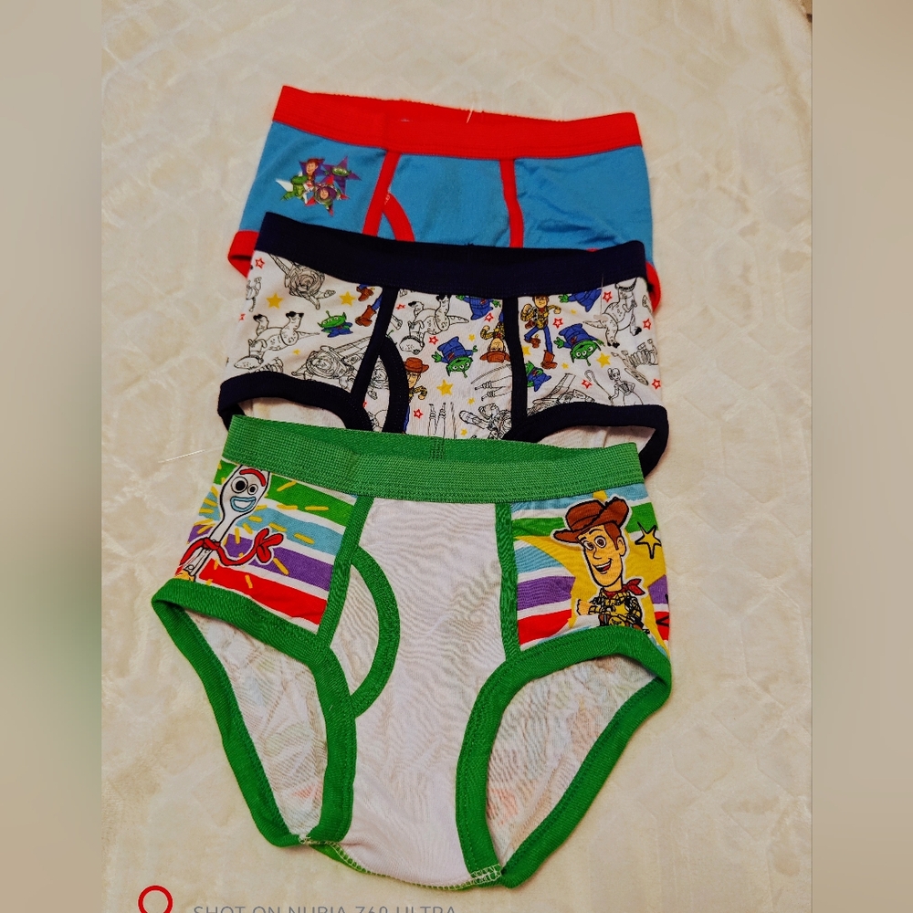 Ropa interior de niño talla 8  son 3 nuevos